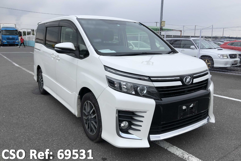 Toyota / Voxy 2014